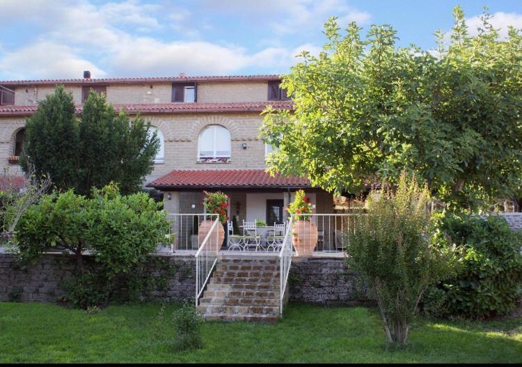 Favoloso Appartamento In Villa Monterosi Eksteriør bilde